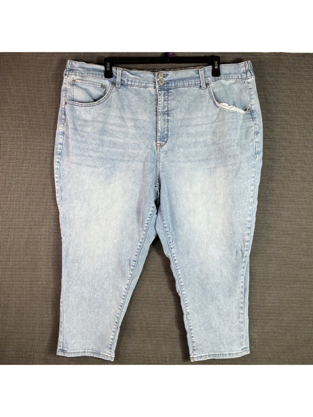 Terra & Sky Womens Plus Size 3X Blue Denim Capris Elastic Back Waist Light Wash